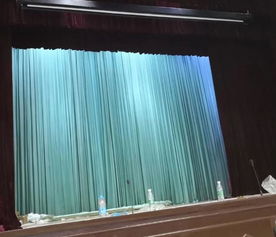 北京放心的演播厅舞台幕布